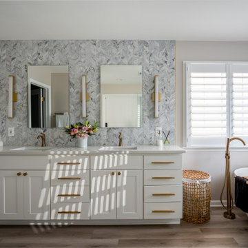 Deluxe Master Bathroom