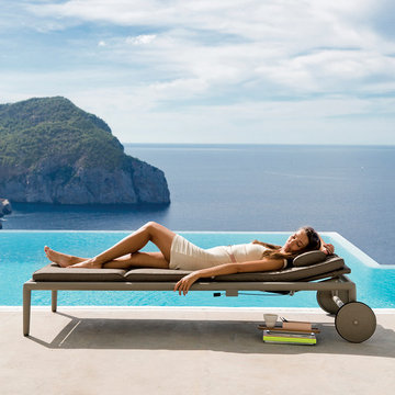 Modern Outdoor Chaise Lounge