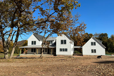 Example of a farmhouse exterior home design