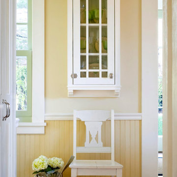 Custom made: Interiors, Living Rooms, Bedrooms, Libraries, Cabinets, Furniture