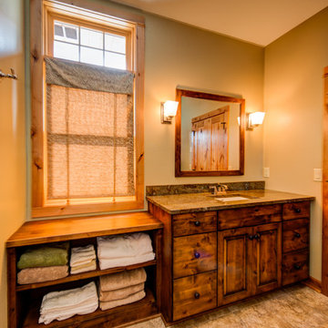 Master bathroom wtih towel storage