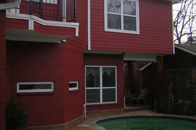 Inspiration for a mid-sized timeless detached one-car garage remodel in Dallas
