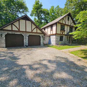 Rustic style German smear on homes garage