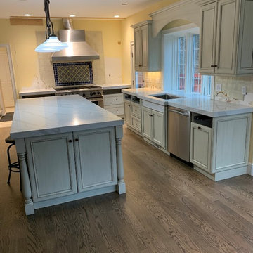 Calacatta Luccia Quartz 2 1/2 inches mitered edge