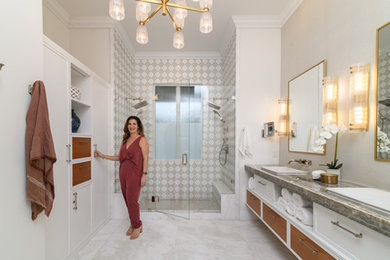 Example of a trendy bathroom design in Miami