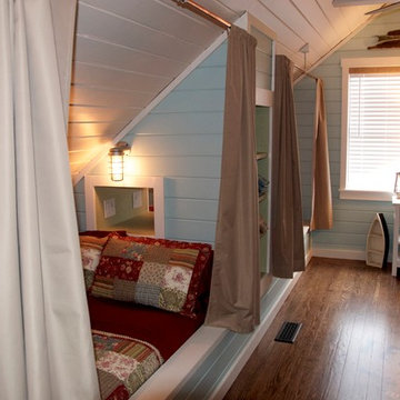 Lake Cottage Bunk Room