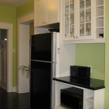 Kits Character Home - Traditional Kitchen