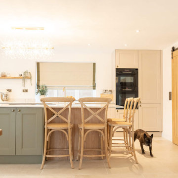 Cashmere & Glade Classic Kitchen