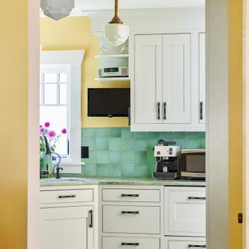 1921 Seattle Craftsman Remodel with Kitchen Bump-Out, Laundry Relocation, and Hi