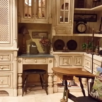 ENGLISH COUNTRY KITCHEN