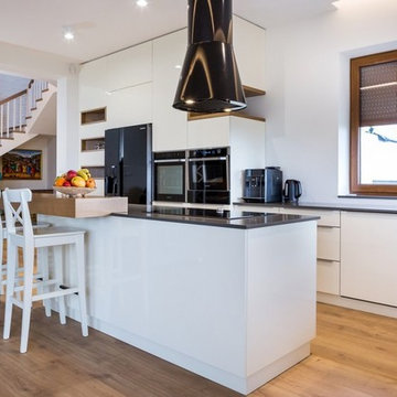 High Gloss and Laminate Kitchen