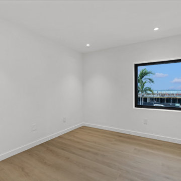 Contemporary Home - 12