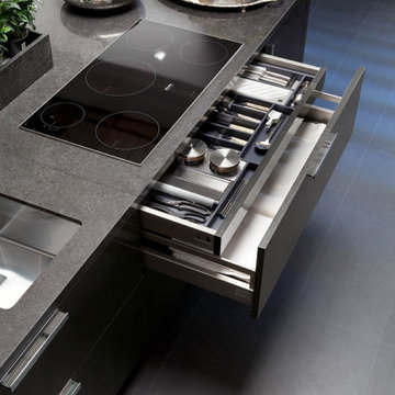 Luxury Dark Black Modern Kitchen By Darash Collection
