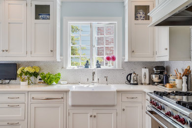 Inspiration for a classic kitchen in San Francisco.