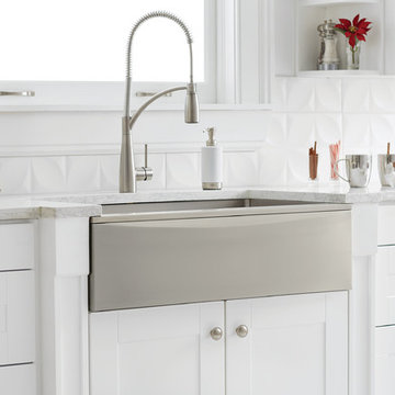 Crosstown Farmhouse Sink with Interchangeable Apron in Platinum