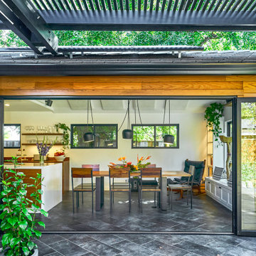 NanaWall Glass Walls Transform CA Home into Seamless Indoor-Outdoor Retreat