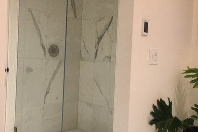 Bathroom - 1950s bathroom idea in Portland