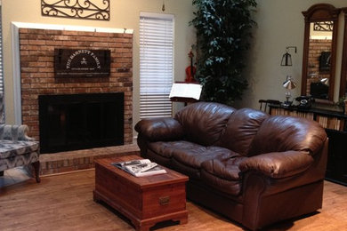 Photo of a small traditional living room in Dallas.