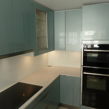 Handless Celino in high gloss Oxide
