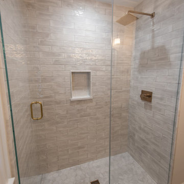 Arlington Heights Hall Bathroom