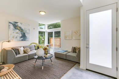 Example of a trendy entryway design in Seattle