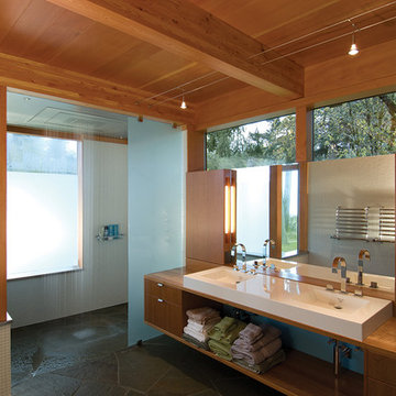Miracle Beach House | Master Bathroom