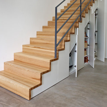 Impressionen Innenausbau Treppe -Stauraum Einbauschrank-