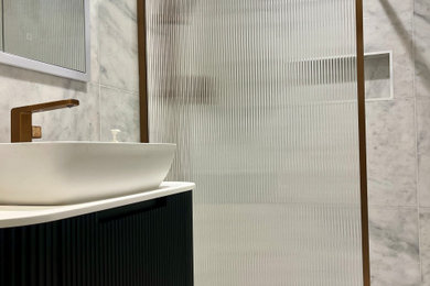 Inspiration for a modern bathroom remodel in London
