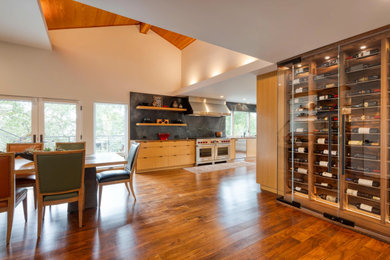 Inspiration for a modern kitchen remodel in San Francisco