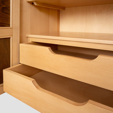 Low contemporary-style wardrobe, ideal for attic spaces or rooms with low ceilin