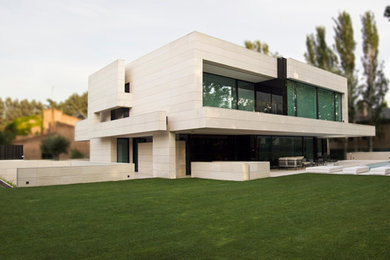 Photo of a contemporary exterior in Madrid.