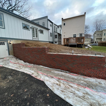 Thin-brick driveway wall