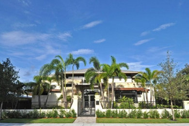 Contemporary exterior home idea in Miami