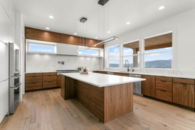 Inspiration for a modern kitchen remodel in Seattle