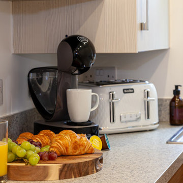 4 bed serviced accommodation - Stoke on trent
