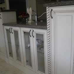 EXQUISITE KITCHENS & VANITIES INC. - Kitchen Cabinetry