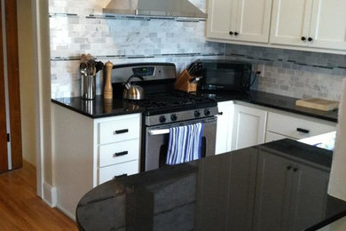 Kitchen - contemporary kitchen idea in Minneapolis