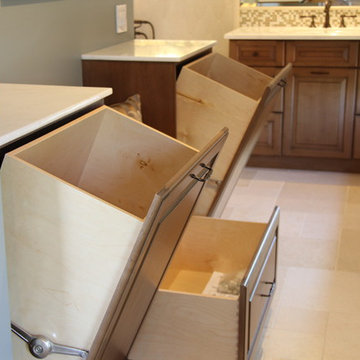 Los Serranos Master Bathroom