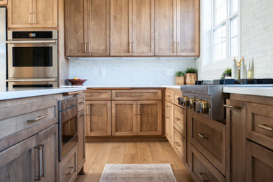 Kitchen - transitional kitchen idea in Minneapolis