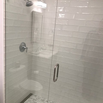 Chicago Orchard/Erie/Clinton Condo Baths