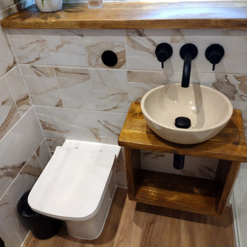 Chic Ensuite in Toddington