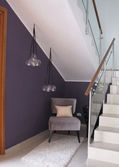 Modern Staircase by DecoDesignCenter.com