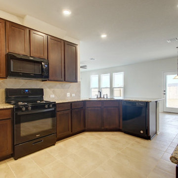 C-Shaped Kitchen Upgrade in Los Angeles, CA