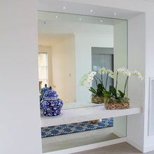 Entry alcove