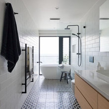 Flinders 25 Main Bath