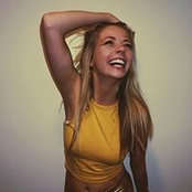 Abigail Hoer's photo