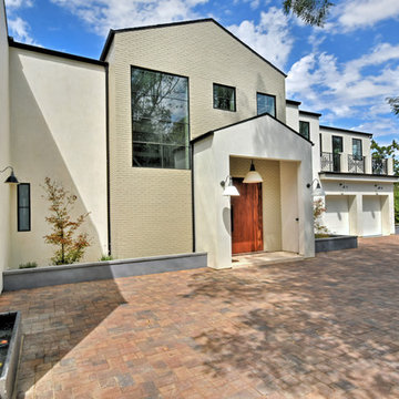 FARMHOUSE IN ENCINO