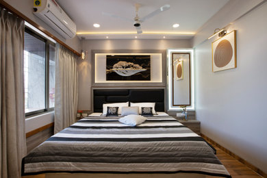 Minimalist bedroom photo in Mumbai