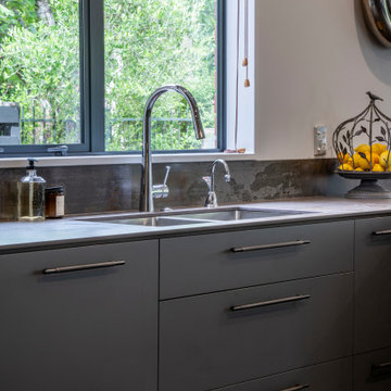 Cognac Comfort - Industrial Kitchen