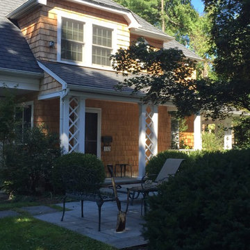 Historic 1908 East Williston Cottage